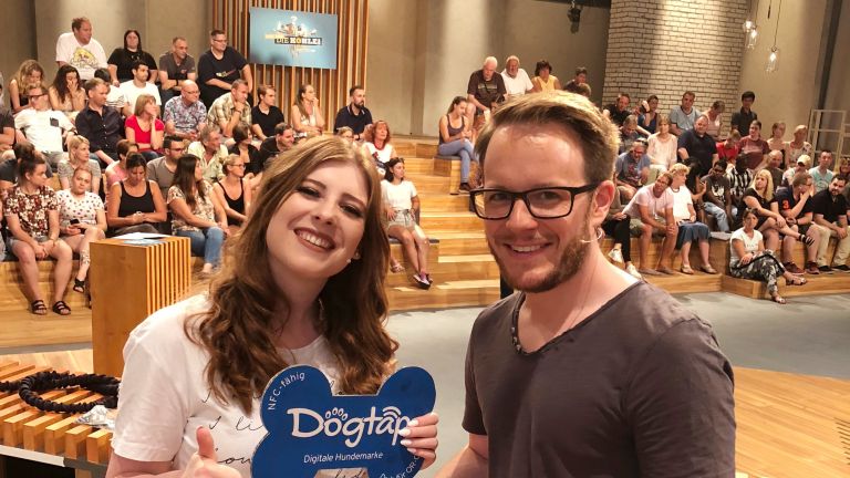 Anabel und Werner mit Dogtap in TV-Studio